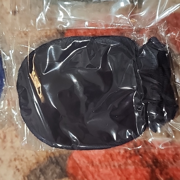 New never used newborn mittens - Picture 7 of 10